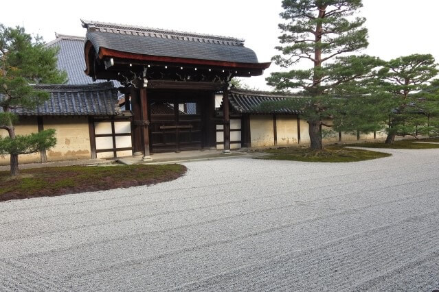京都嵐山の天龍寺を英語で説明