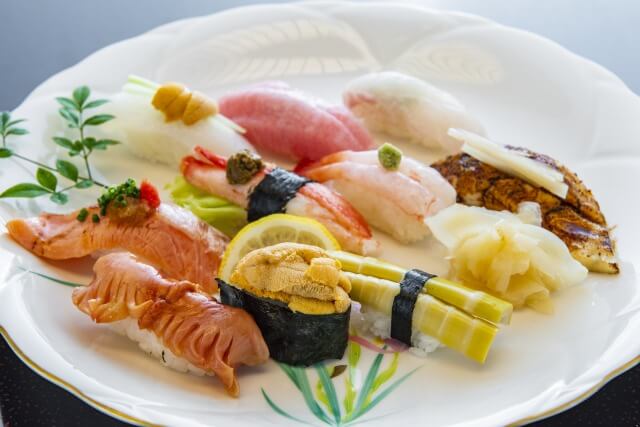 寿司を英語で説明｜寿司の歴史・種類・ネタなどを例文で簡単に紹介